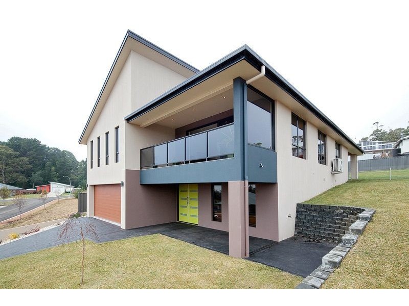 3 McCall Terrace, Devonport TAS 7310