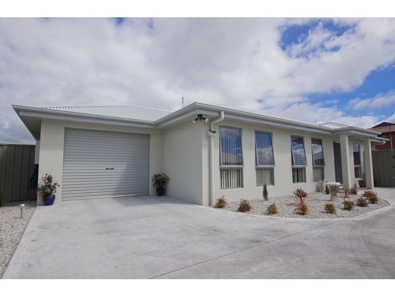 2/58 Laura Street, Latrobe TAS 7307