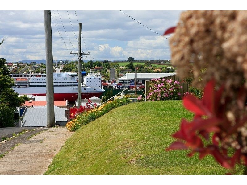 8/8 Fenton Street, Devonport TAS 7310