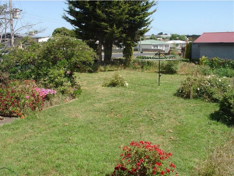 28 Middle Road, Devonport TAS 7310