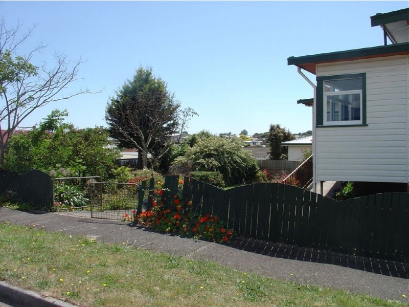 28 Middle Road, Devonport TAS 7310