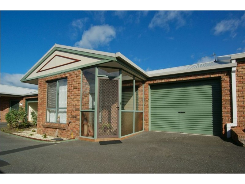 2/71 Stewart Street, Devonport TAS 7310