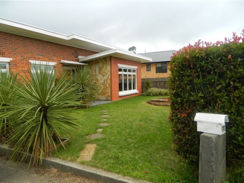90 Hillcrest Road, Devonport TAS 7310