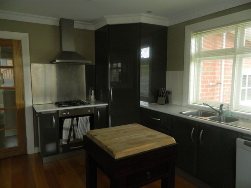90 Hillcrest Road, Devonport TAS 7310