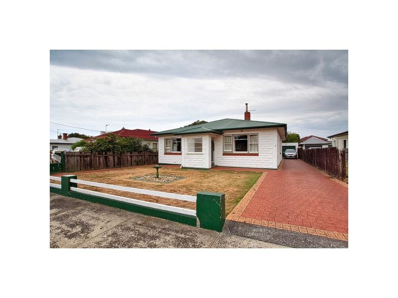 4 Adelaide Street, Devonport TAS 7310