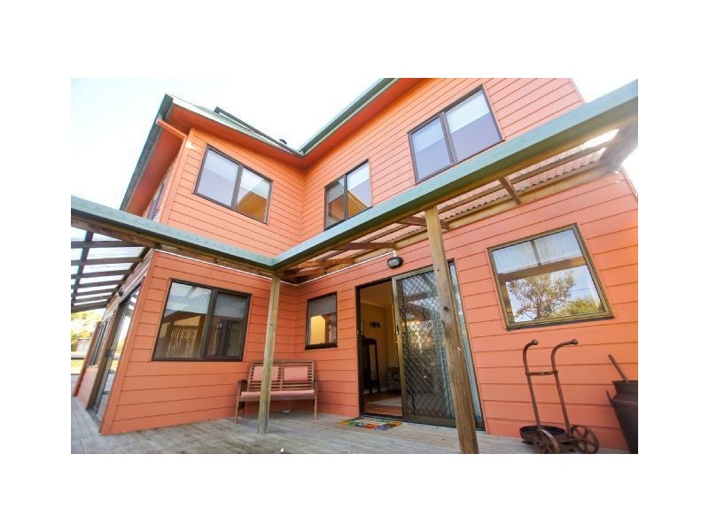 6 Hawley Esplanade, Hawley Beach TAS 7307