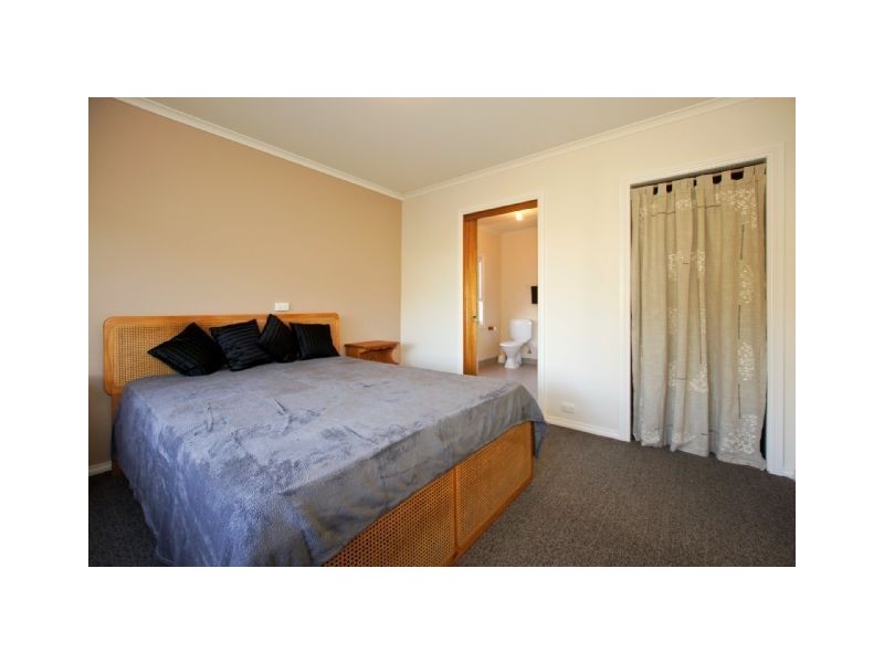 6 Hawley Esplanade, Hawley Beach TAS 7307