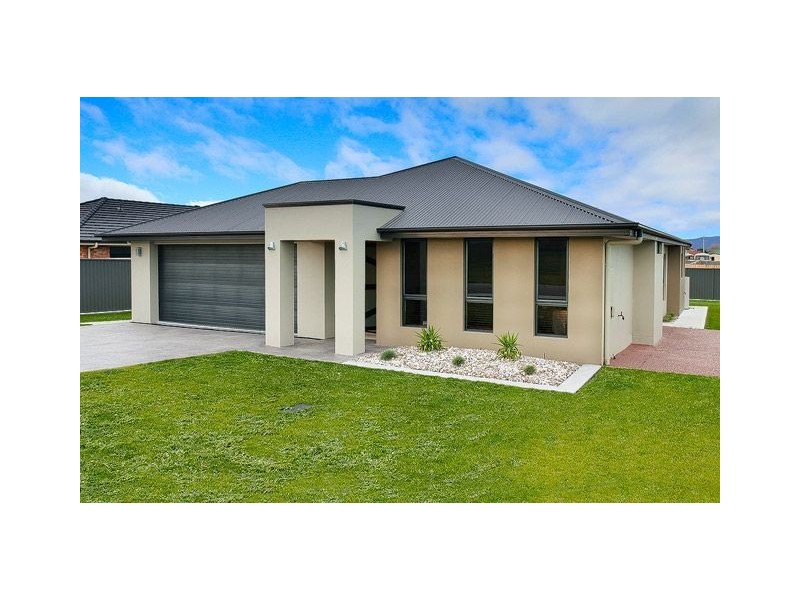 4 Franklin Drive, Shearwater TAS 7307