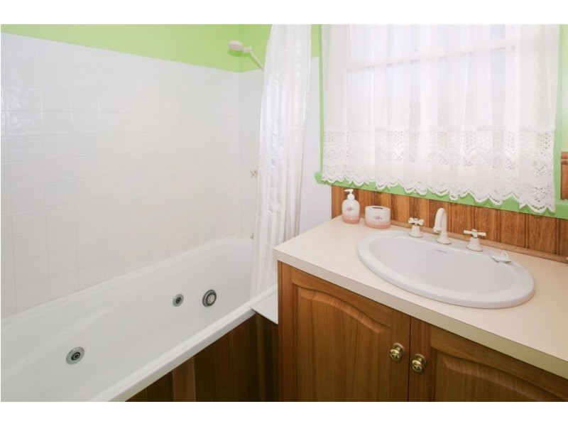 16 Waniora Street, Devonport TAS 7310