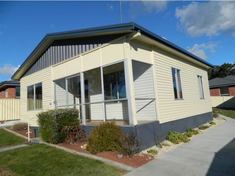 11A Forth Road, Devonport TAS 7310