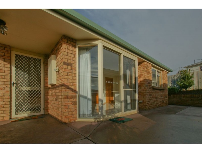 8/100a Nicholls Street, Devonport TAS 7310