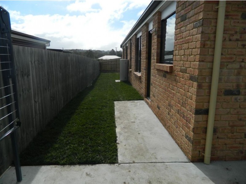 2/16 Cherry Grove, Latrobe TAS 7307