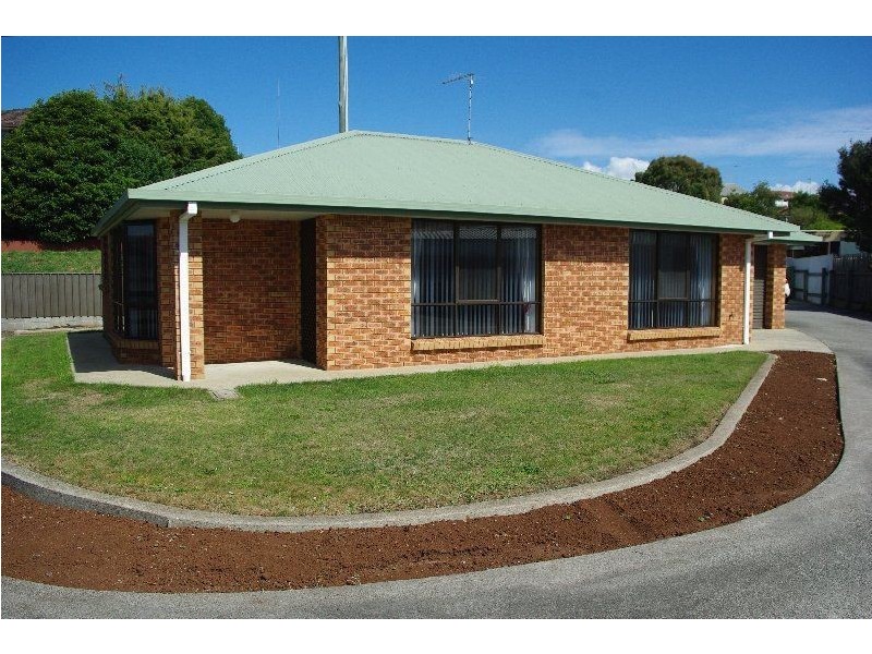 2/203 Steele Street, Devonport TAS 7310