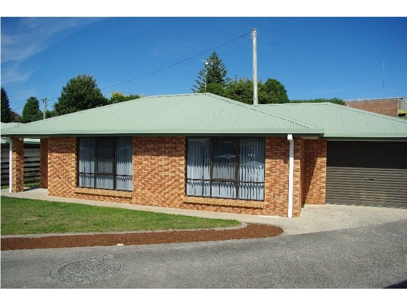 2/203 Steele Street, Devonport TAS 7310