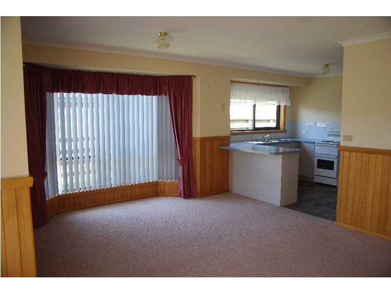 2/203 Steele Street, Devonport TAS 7310