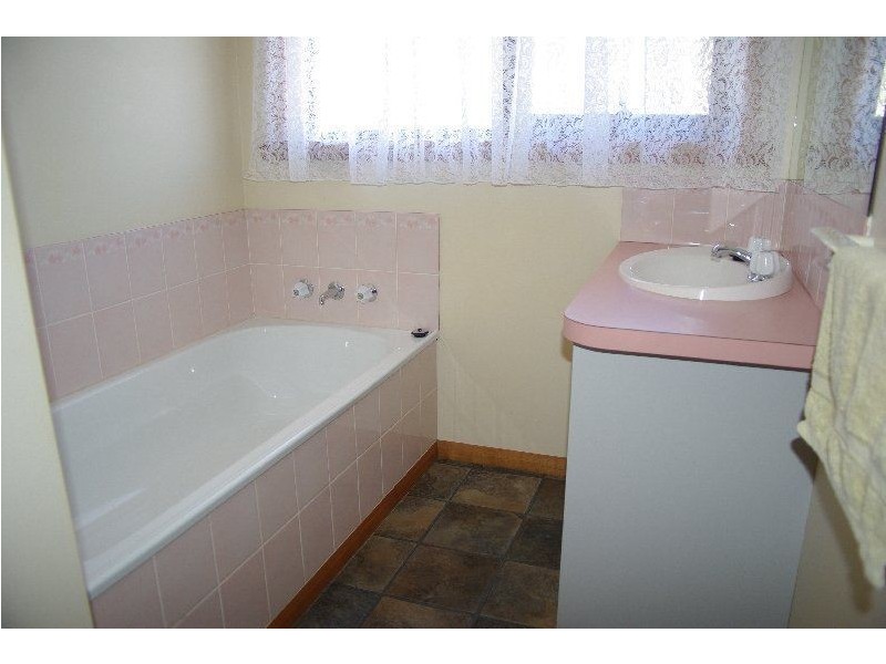 2/203 Steele Street, Devonport TAS 7310