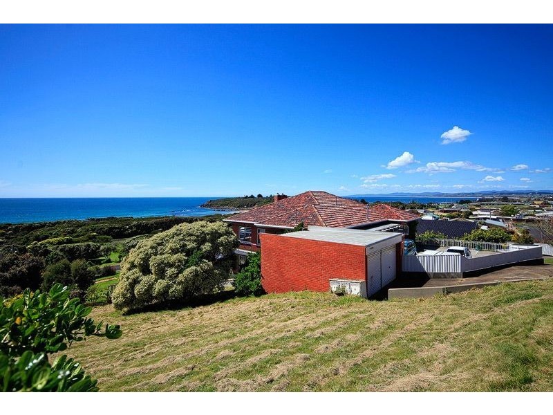 10 Cromwell Crescent, Devonport TAS 7310