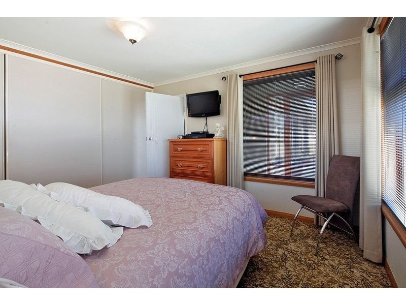 98 Parker Street, Devonport TAS 7310