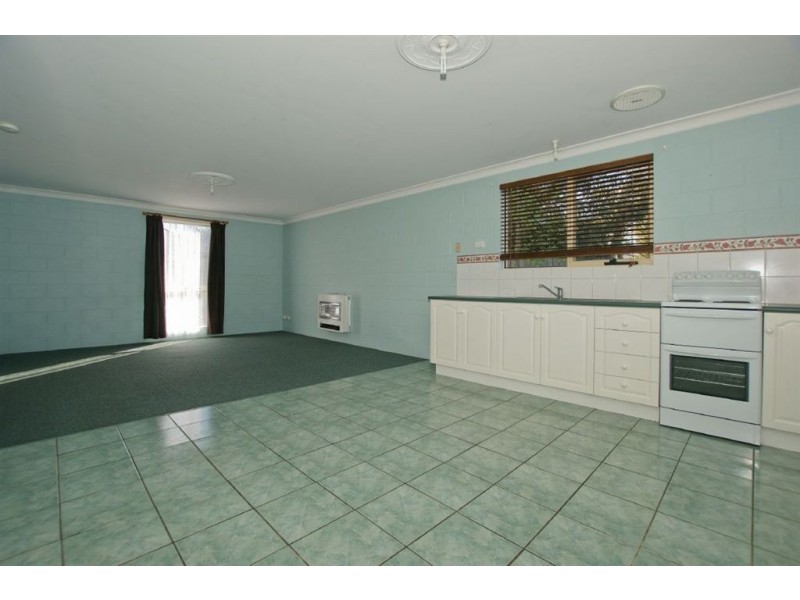 2/4 Chablis Court, Latrobe TAS 7307