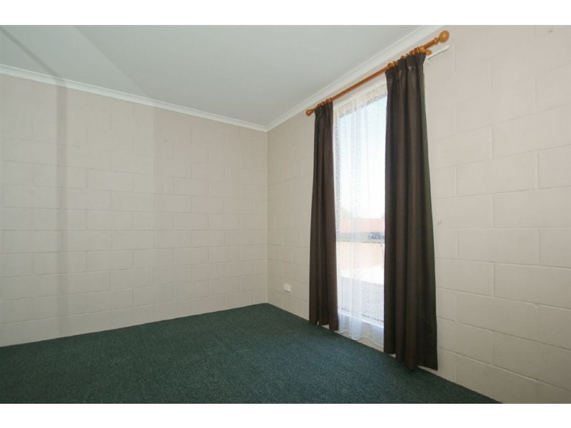 2/4 Chablis Court, Latrobe TAS 7307