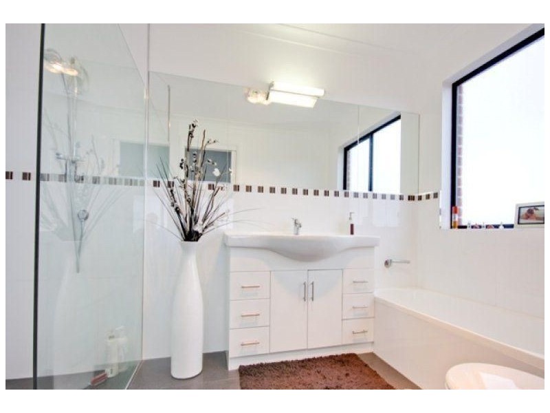 35 McCall Terrace, Devonport TAS 7310