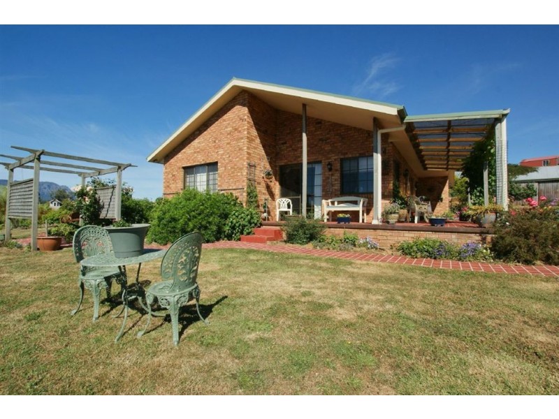11 Formby Street, Sheffield TAS 7306