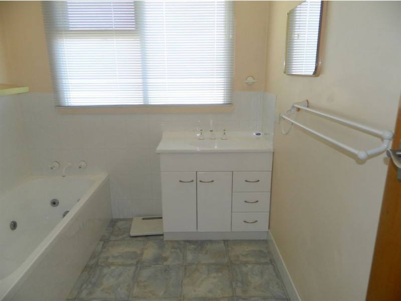 12 Riverview Avenue, East Devonport TAS 7310