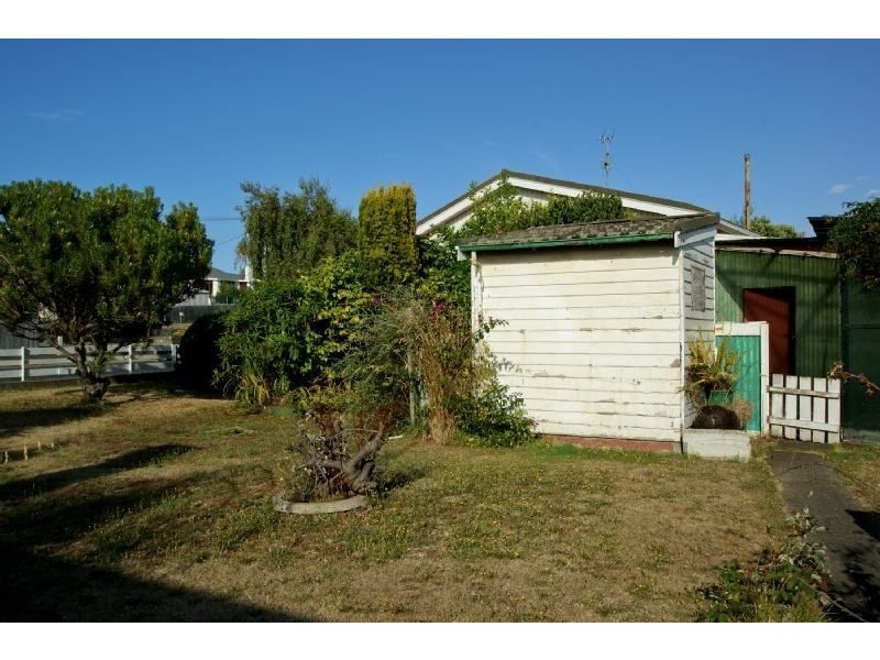 9 Deane Street, Devonport TAS 7310