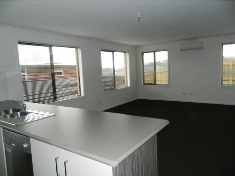 2/16 Cherry Grove, Latrobe TAS 7307