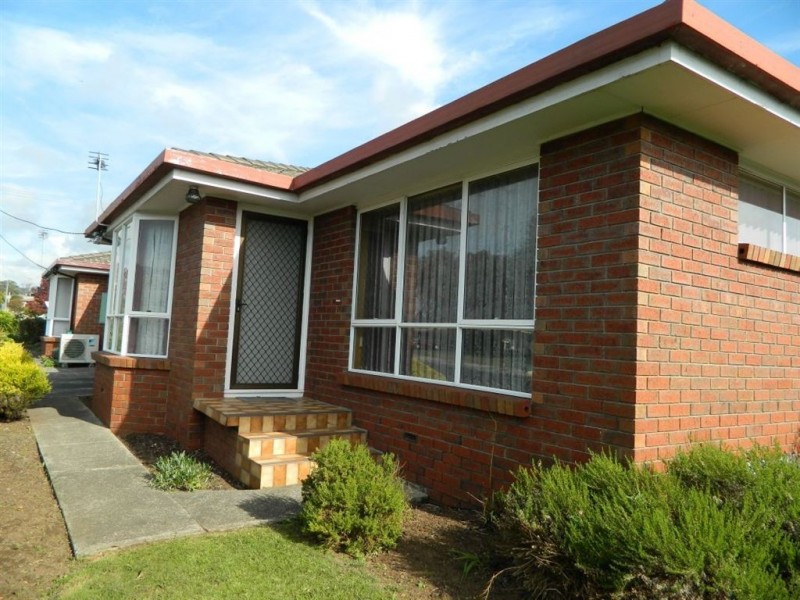 2/74 Valley Road, Devonport TAS 7310