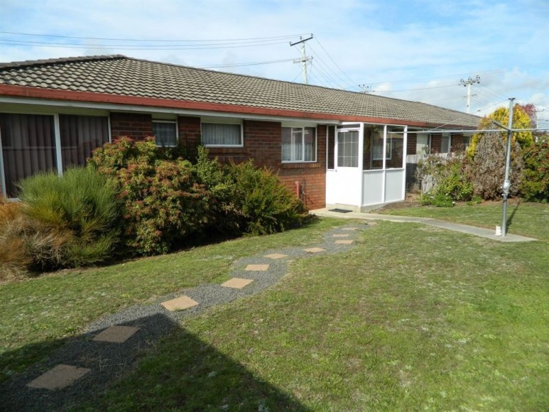 2/74 Valley Road, Devonport TAS 7310