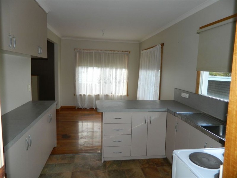 27 Boronia Avenue, Devonport TAS 7310