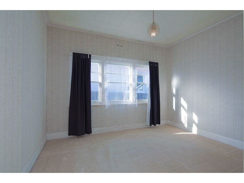 33 Hilltop Avenue, Devonport TAS 7310