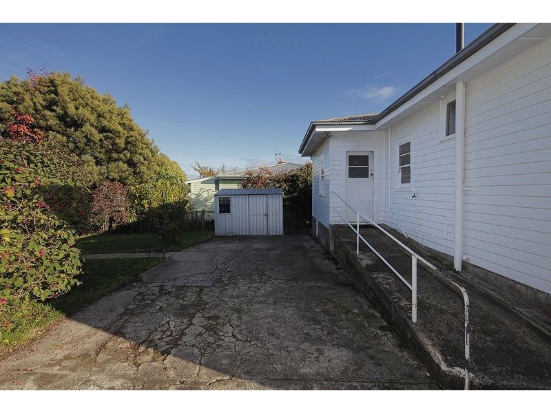 33 Hilltop Avenue, Devonport TAS 7310