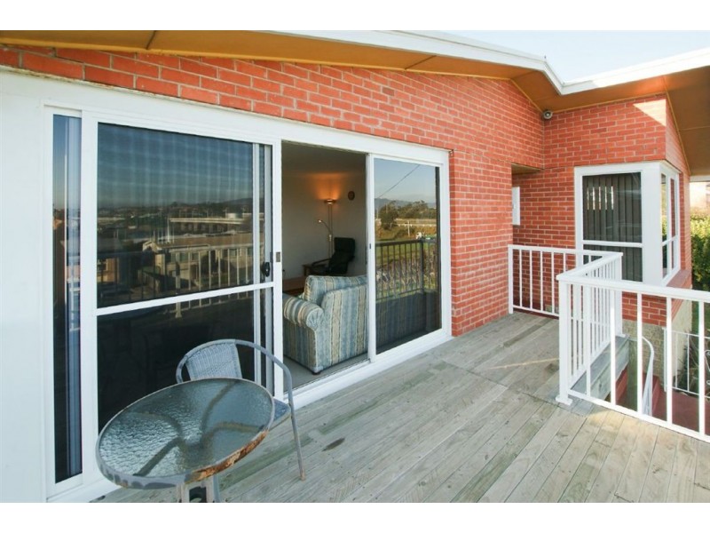 12 Riverview Avenue, East Devonport TAS 7310