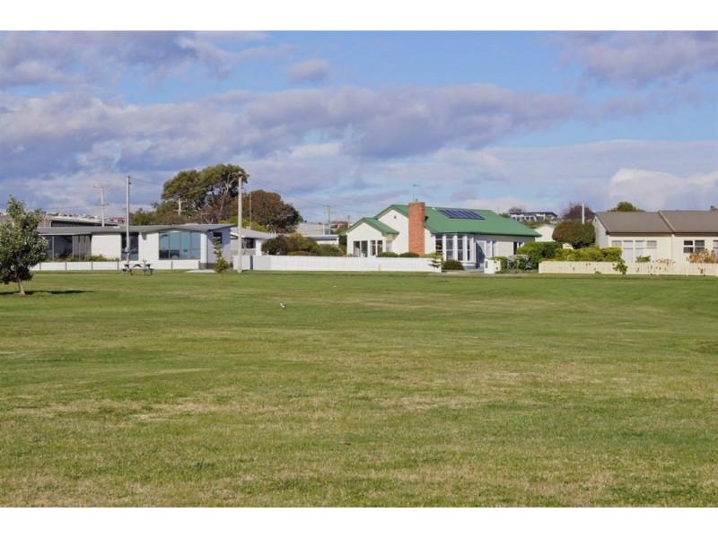 1 Melrose Street, East Devonport TAS 7310
