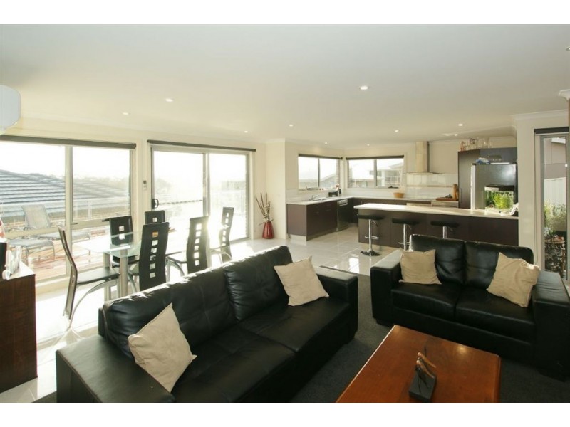 2/13 McCall Terrace, Stony Rise TAS 7310