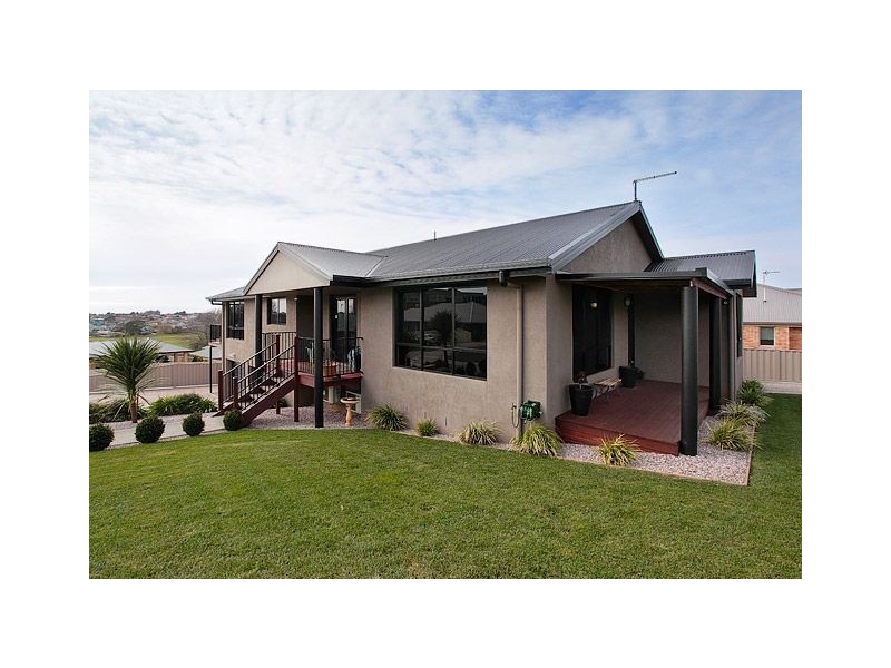 17 Rowena Court, Devonport TAS 7310