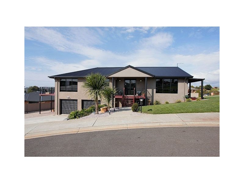 17 Rowena Court, Devonport TAS 7310
