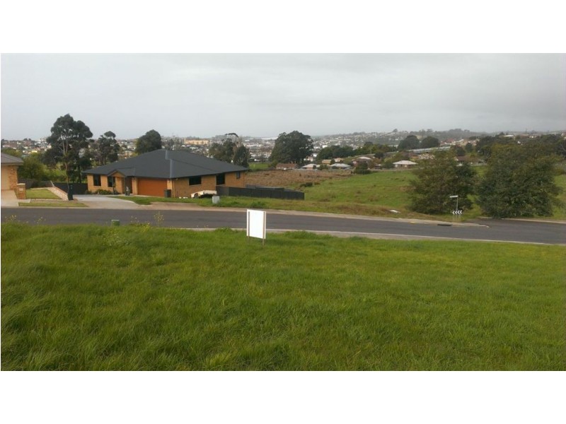 1 Rowena Court, Devonport TAS 7310