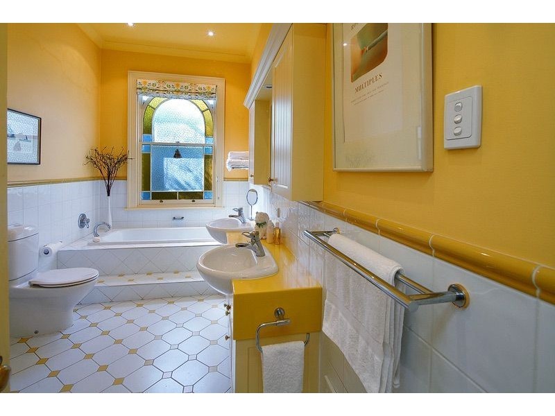 21 Victoria Parade, Devonport TAS 7310