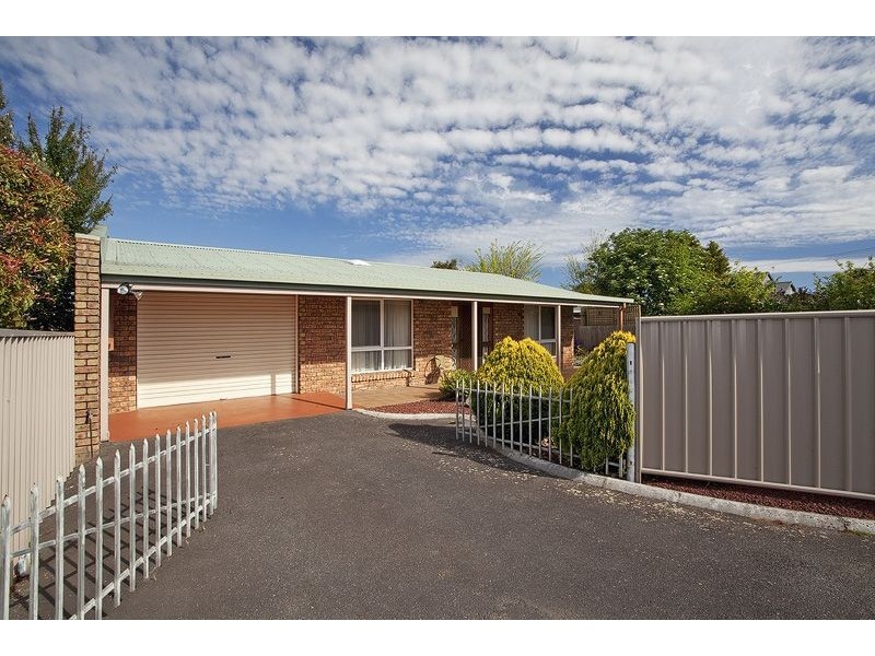 2/33 Gunn Street, Devonport TAS 7310