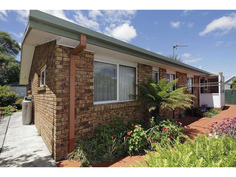 2/33 Gunn Street, Devonport TAS 7310