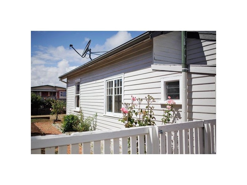 84 York Street, Devonport TAS 7310