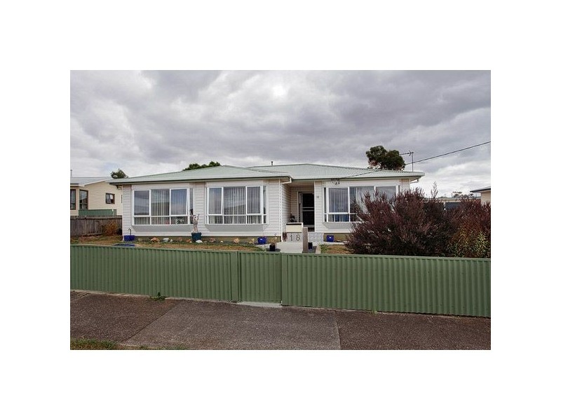 18 Churchill Avenue, Devonport TAS 7310