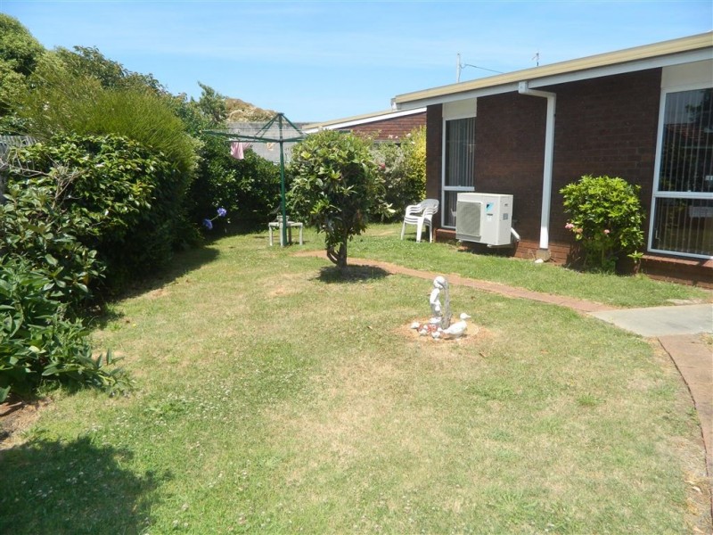 2/5 Allanbrae Place, Devonport TAS 7310