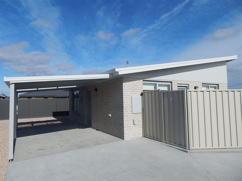 2/2 Maple Street, Latrobe TAS 7307