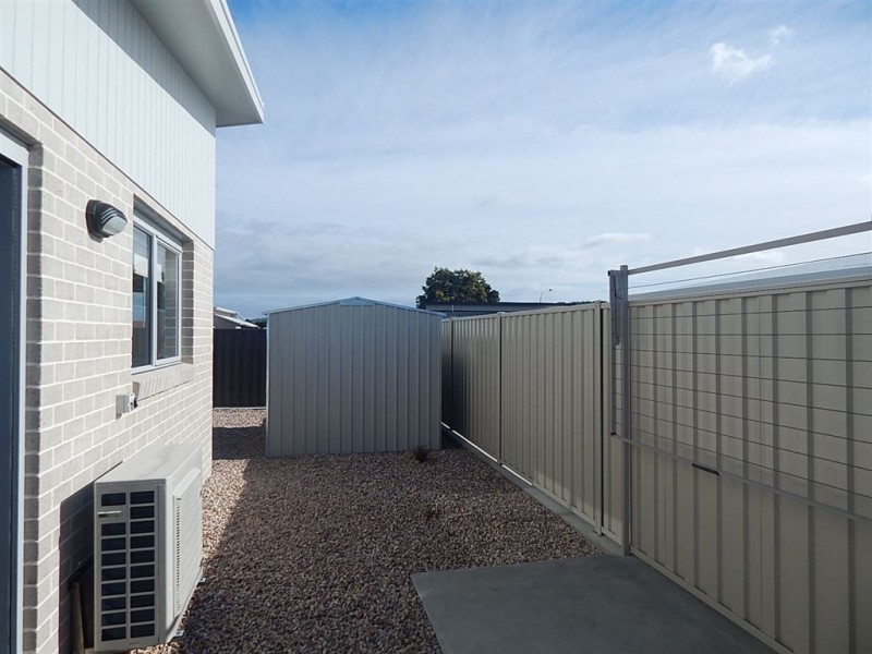 2/2 Maple Street, Latrobe TAS 7307