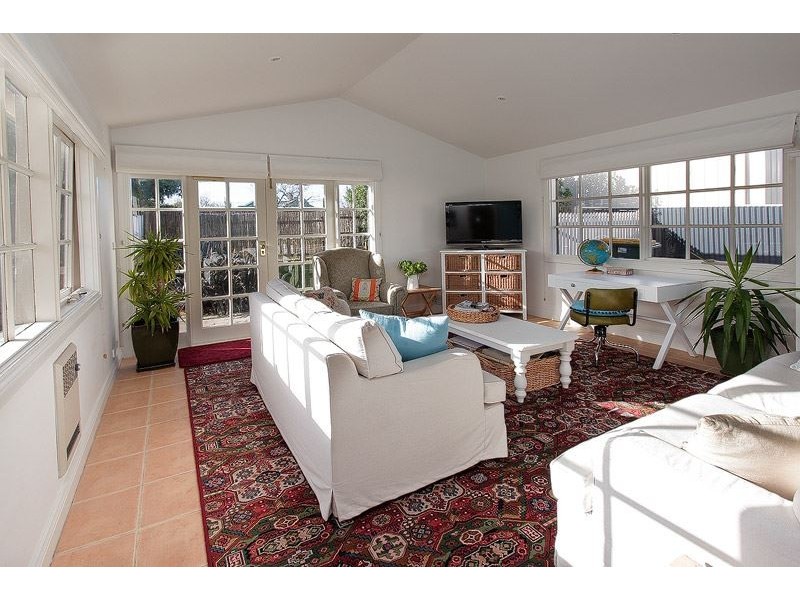 16 Henry Street, Devonport TAS 7310