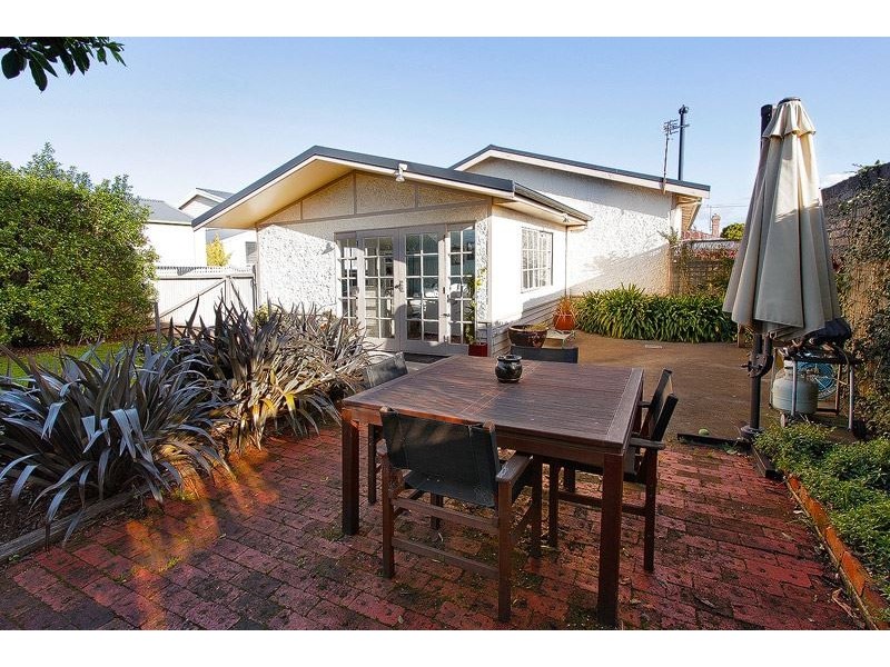 16 Henry Street, Devonport TAS 7310